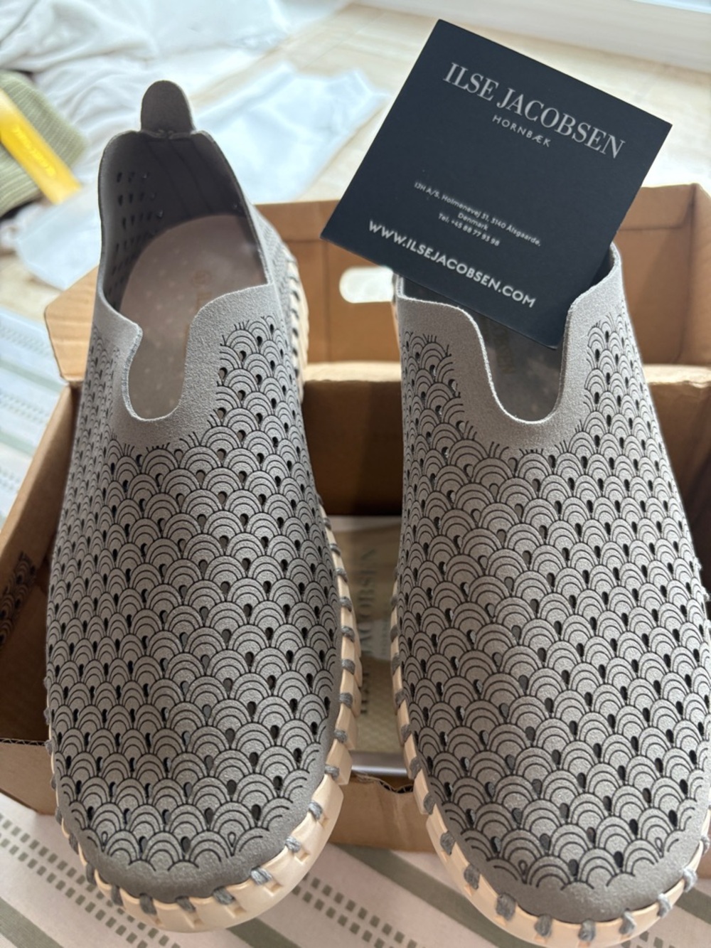 Ilse Jacobsen women’s Light Gray Perforated Slip-On, MOST COMFY SHOES EVER!!! - Picture 2 of 8